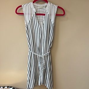 Black and white striped tunic top